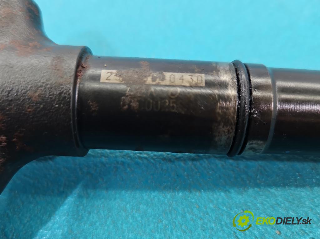 Toyota Avensis III T27 2009-2018 2.0 D4D 126 HP manual 93 kW 1998 cm3 5- vstrek 23670-0R100 (Vstrekovač paliva)