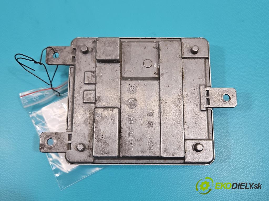 Bmw 3 G20 2018- 2.0 T 184hp automatic 135 kW 1998 cm3 4- střídač: xenon 7933357 (Riadiaca jednotka xenónu)