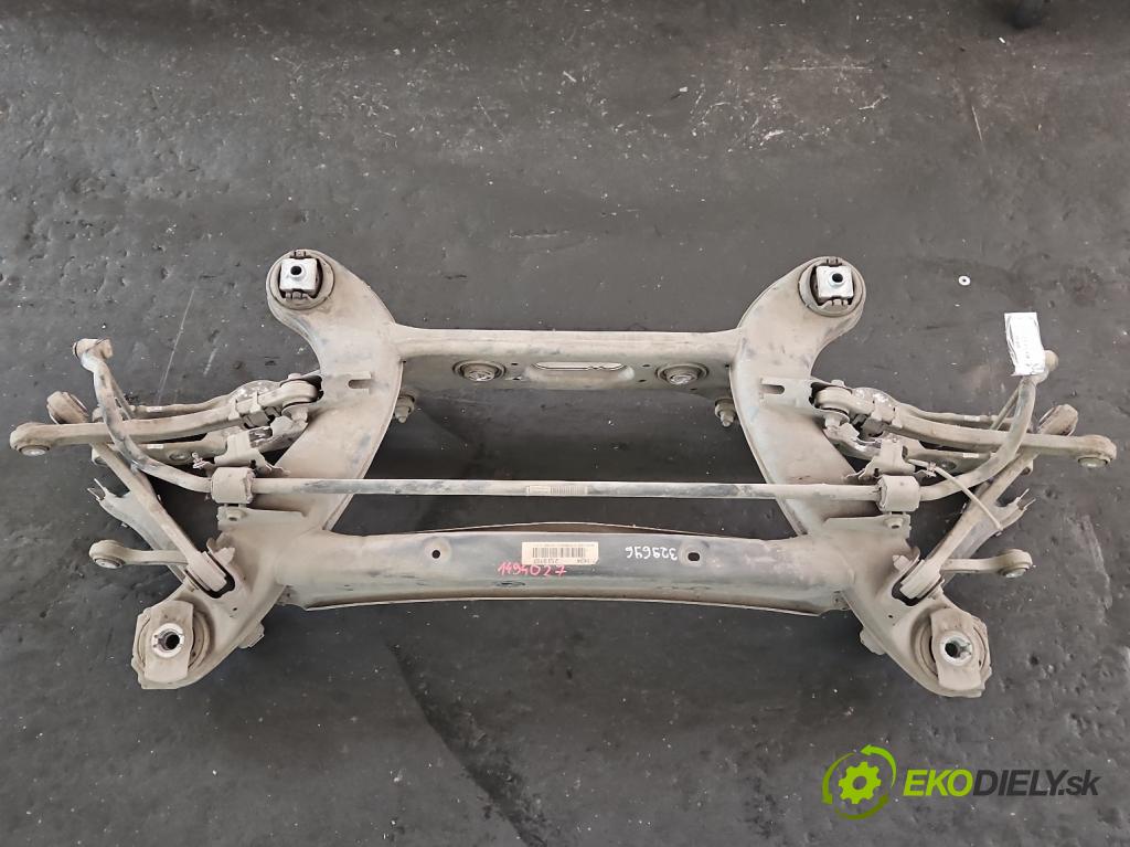 Mercedes E W213 2016-2023 2.0 CDI 194KM automatic 143 kW 1950 cm3 5- zadní výztuha 2133509707 (Zadní výztuha)