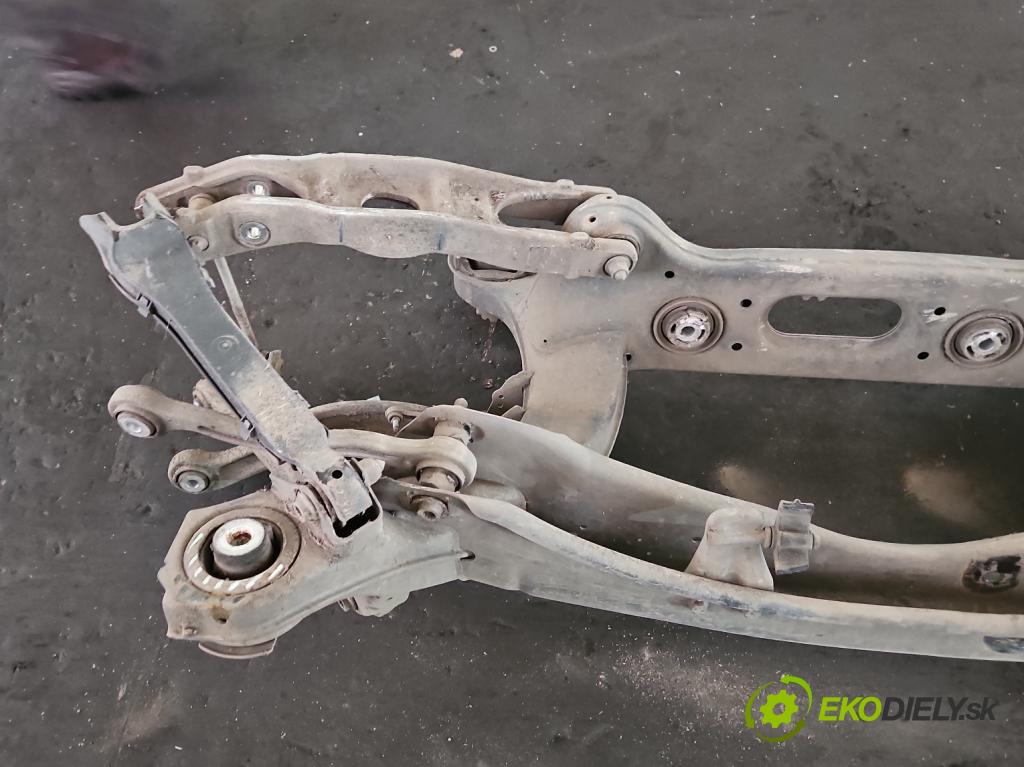 Mercedes E W213 2016-2023 2.0 CDI 194KM automatic 143 kW 1950 cm3 5- zadní výztuha 2133509707 (Zadní výztuha)