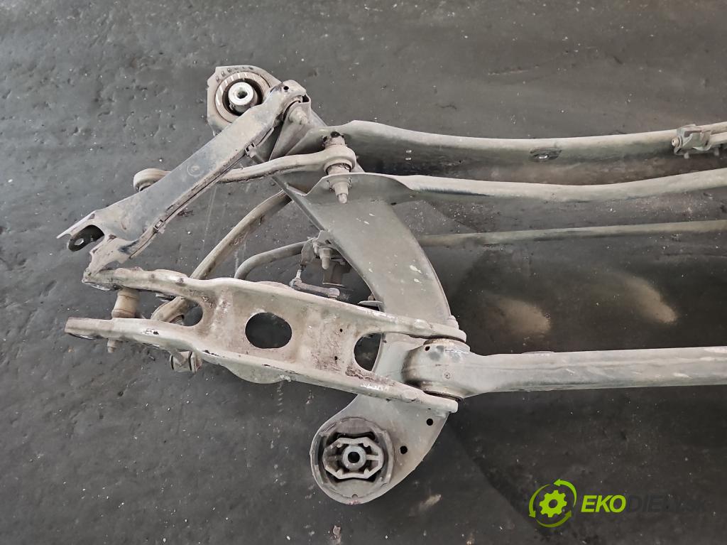 Mercedes E W213 2016-2023 2.0 CDI 194KM automatic 143 kW 1950 cm3 5- zadní výztuha 2133509707 (Zadní výztuha)