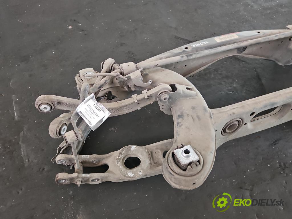 Mercedes E W213 2016-2023 2.0 CDI 194KM automatic 143 kW 1950 cm3 5- zadní výztuha 2133509707 (Zadní výztuha)