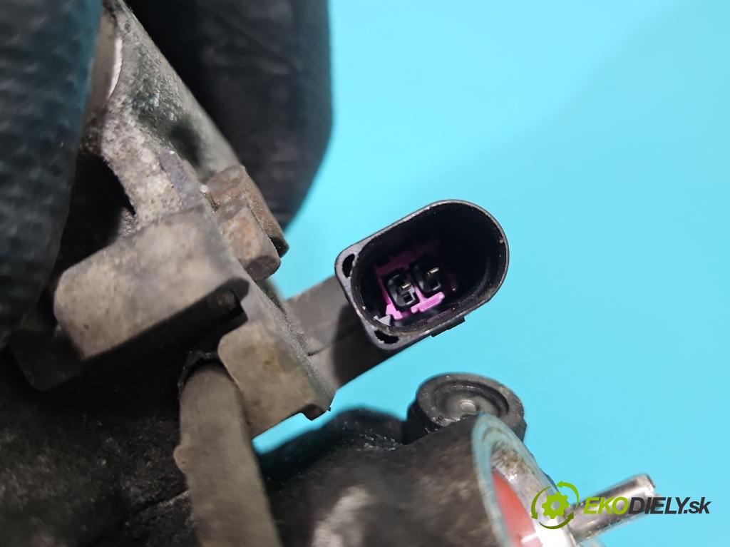 Porsche Cayenne I 2002-2010 3.2 V6 250 HP automatic 184 kW 3189 cm3 5- Kompresor: klimatizácie 7L6820803D (Kompresor klimatizácie)