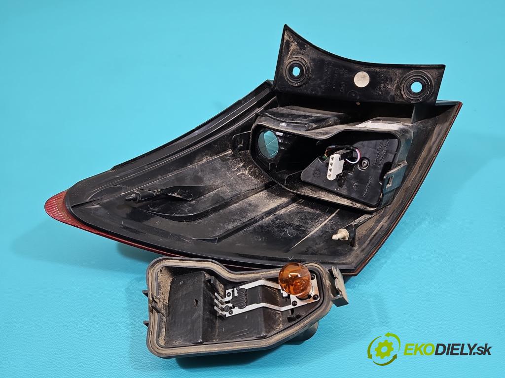 Nissan Qashqai I J10 2006-2013 1.5 dci 106 hp manual 78 kW 1461 cm3 5- světlo zadní pravé 89503220R (Klika dveří ostatní)