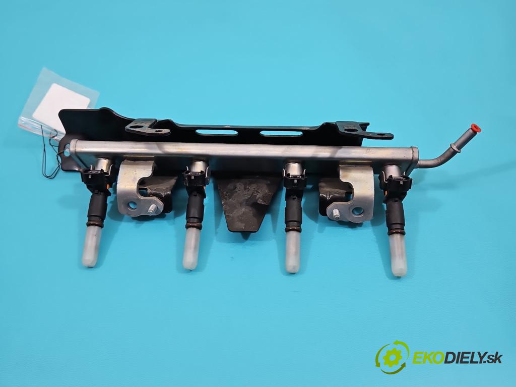 Dacia Duster II 2018-2024 1.6 16V 114 HP manual 84 kW 1598 cm3 5- vstrek 166008992R (Vstrekovač paliva)