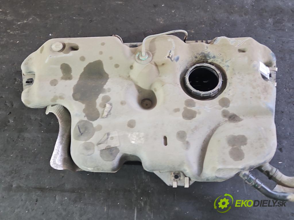 Dacia Duster II 2018-2024 1.6 16V 114 hp manual 84 kW 1598 cm3 5- Nádrž: paliva 172023111R (Palivová nádrž)