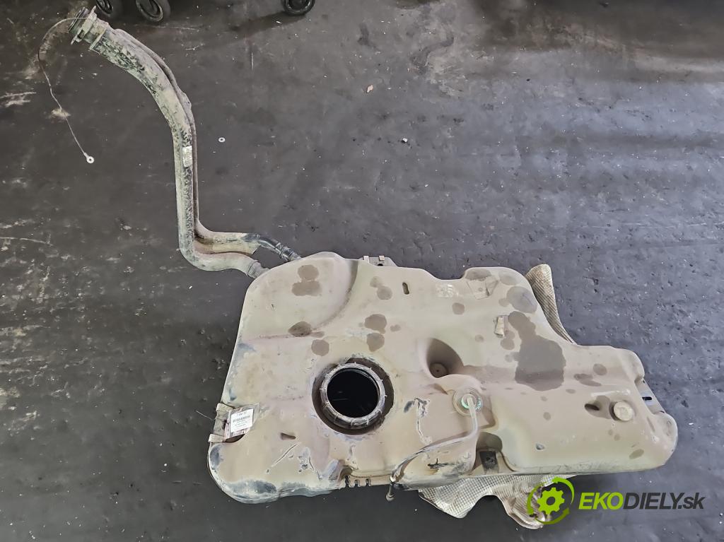 Dacia Duster II 2018-2024 1.6 16V 114 hp manual 84 kW 1598 cm3 5- Nádrž: paliva 172023111R (Palivová nádrž)