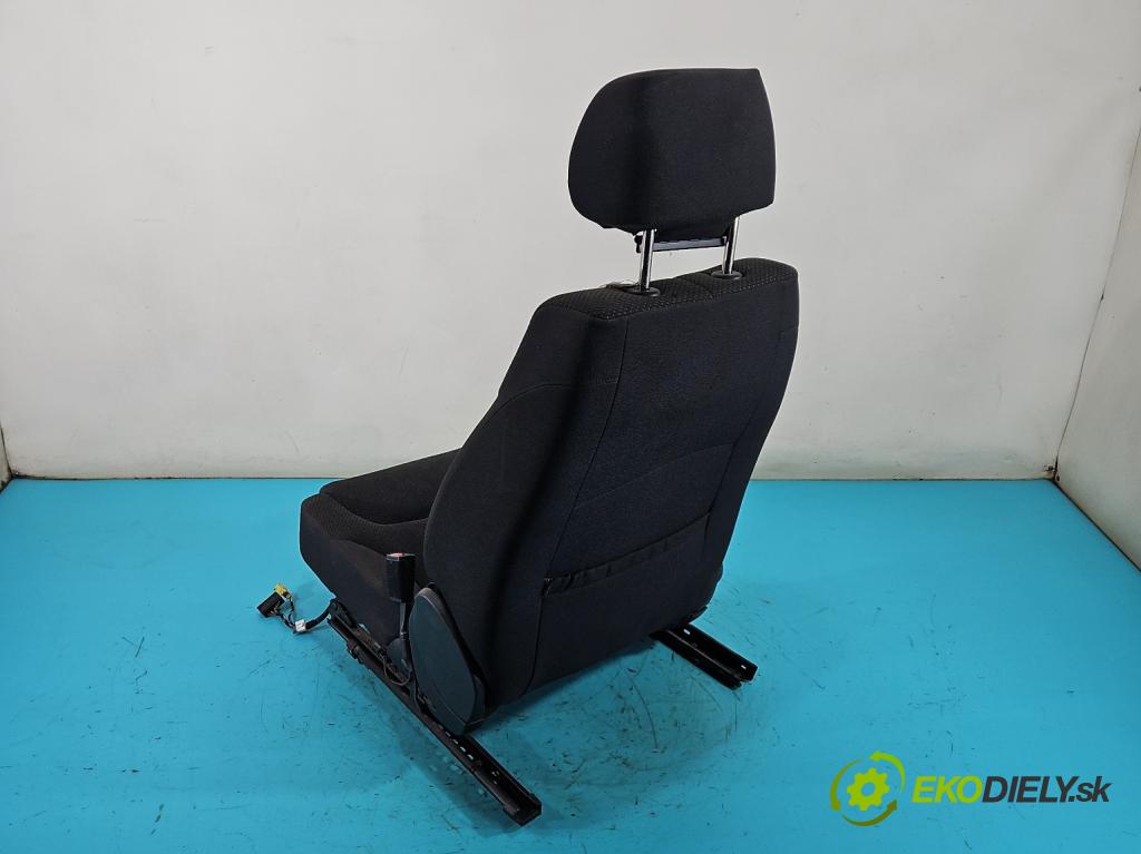 Vw Passat B6 2005-2010 2.0 FSI 150 HP manual 110 kW 1984 cm3 5- Sedačka pravý  (Sedadlo)