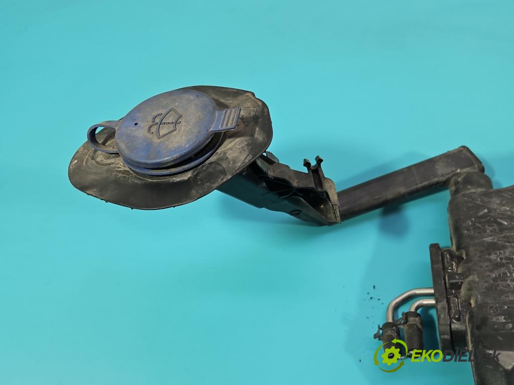 Mercedes E W213 2016-2023 2.0 CDI 194KM: automatic 143 kW 1950 cm3 5- nádržka tekutina: ostrekovačov A2058600360