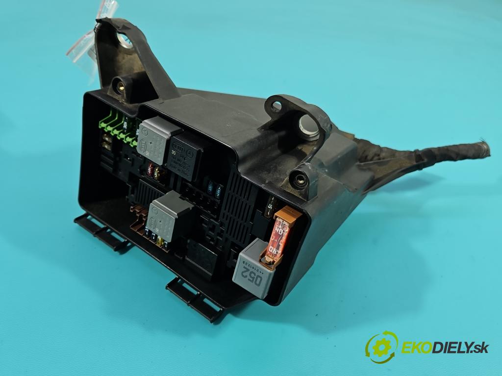 Mercedes E W213 2016-2023 2.0 CDI 194KM automatic 143 kW 1950 cm3 5- skříňka pojistková A2055400082 (Pojistková skříňka)