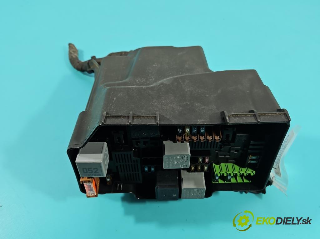 Mercedes E W213 2016-2023 2.0 CDI 194KM automatic 143 kW 1950 cm3 5- skříňka pojistková A2055400082 (Pojistková skříňka)