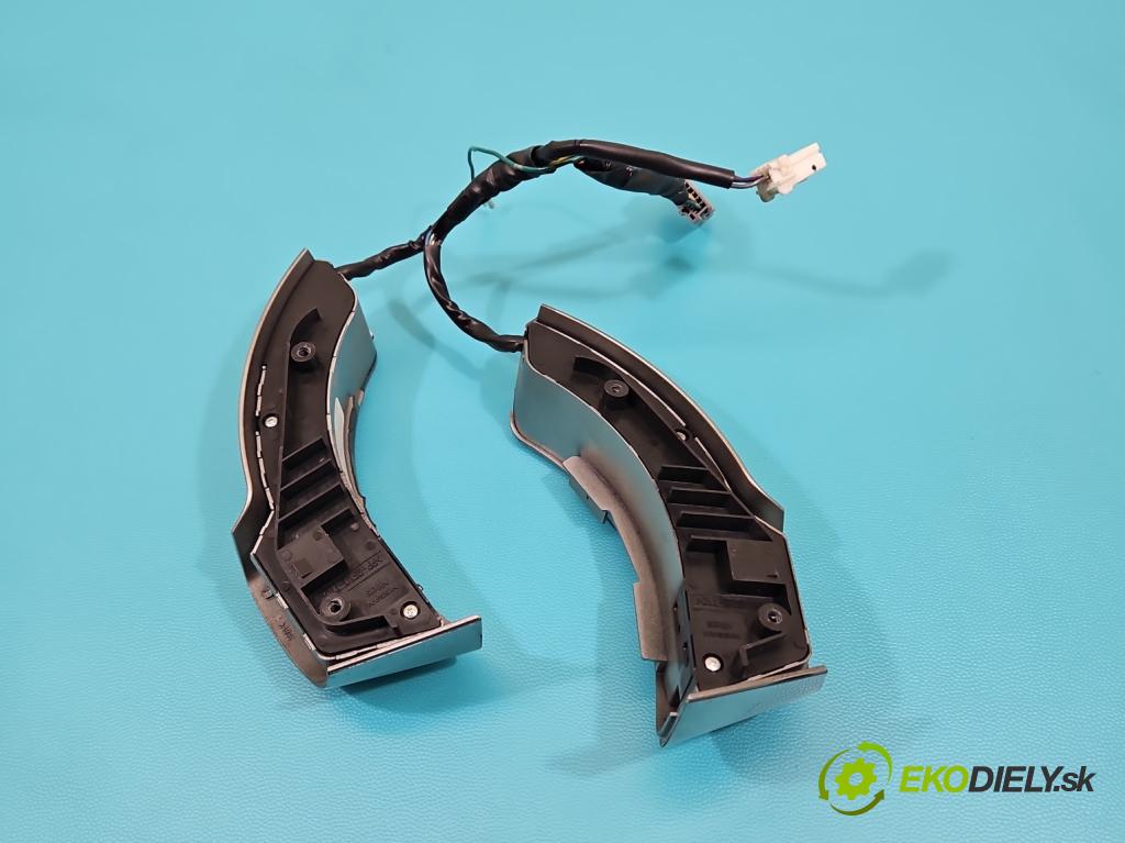 Nissan Qashqai I J10 2006-2013 1.5 dci 106 HP manual 78 kW 1461 cm3 5- prepínač multifunkční: řízení:  (Prepínacie páčky pod volantom)