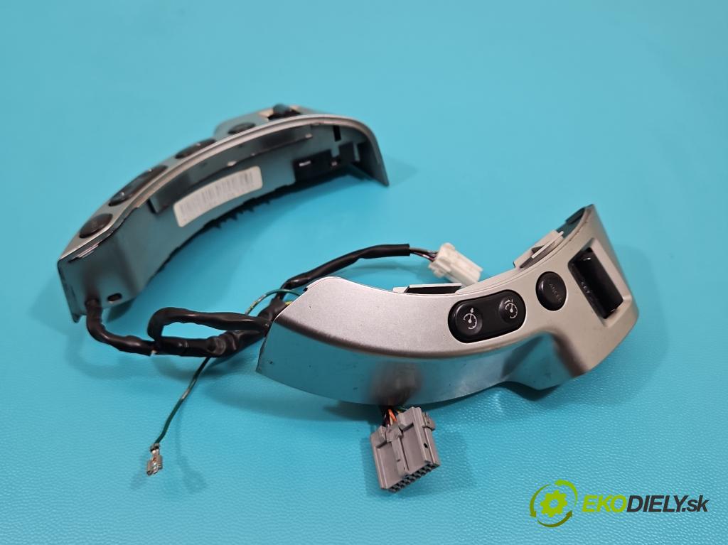 Nissan Qashqai I J10 2006-2013 1.5 dci 106 HP manual 78 kW 1461 cm3 5- prepínač multifunkční: řízení:  (Prepínacie páčky pod volantom)