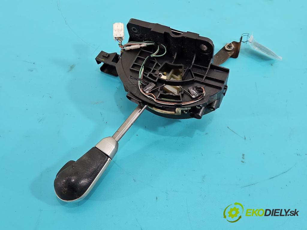 Infiniti FX I 2003-2008 3.5 V6 280KM: automatic 206 kW 3498 cm3 5- Páka: Změny: stupeň,rýchlosť  (Rýchlostná páka (kulisa))