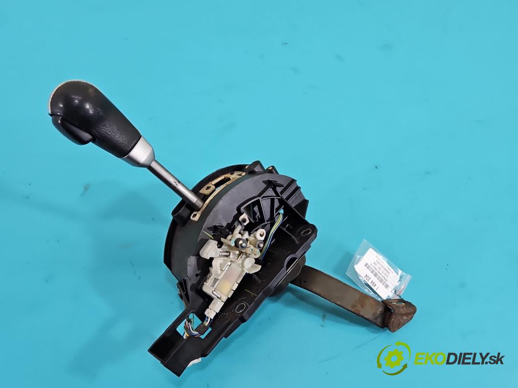 Infiniti FX I 2003-2008 3.5 V6 280KM: automatic 206 kW 3498 cm3 5- Páka: Změny: stupeň,rýchlosť  (Rýchlostná páka (kulisa))