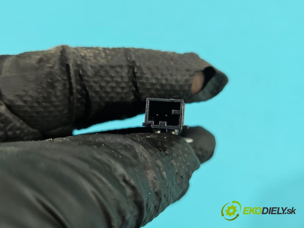 Mercedes E W213 2016-2023 2.0 CDI 194KM: automatic 143 kW 1950 cm3 5- Mikrofon: A2138202801