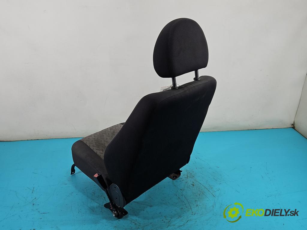 Fiat Doblo I 2001-2010 1,3.0 jtd 75 HP manual 55 kW 1248 cm3 5- Sedačka pravý  (Sedadlo)