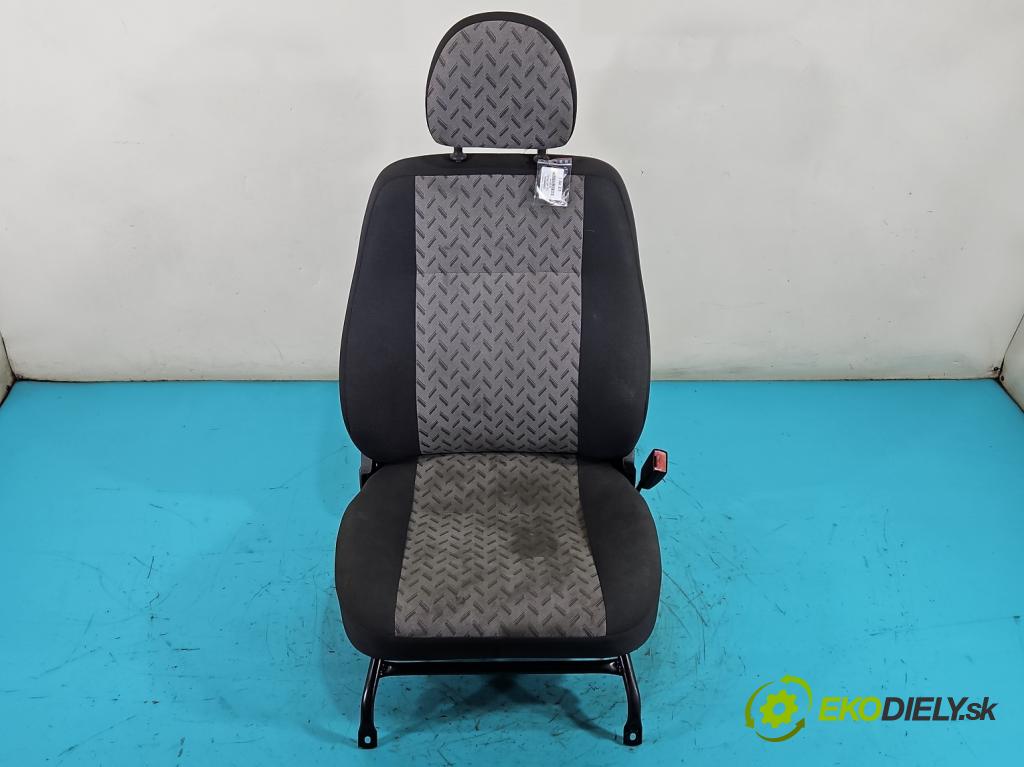 Fiat Doblo I 2001-2010 1,3.0 jtd 75 HP manual 55 kW 1248 cm3 5- Sedačka pravý  (Sedadlo)