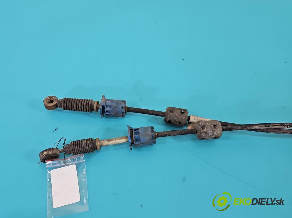 Mitsubishi Colt Z30 VI 2004-2012 1.5 did 68 HP manual 50 kW 1493 cm3 3- Páka: Změny: stupeň,rýchlosť  (Rýchlostná páka (kulisa))