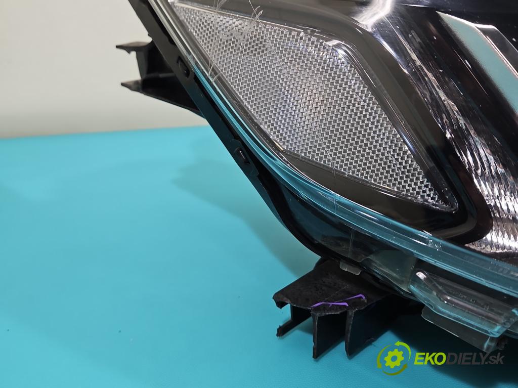 Mitsubishi Outlander III 2012-2022 2.4 135 HP automatic 99 kW 2360 cm3 5- Reflektor: pravý 8301D3-32 (Svetlo predné pravé)