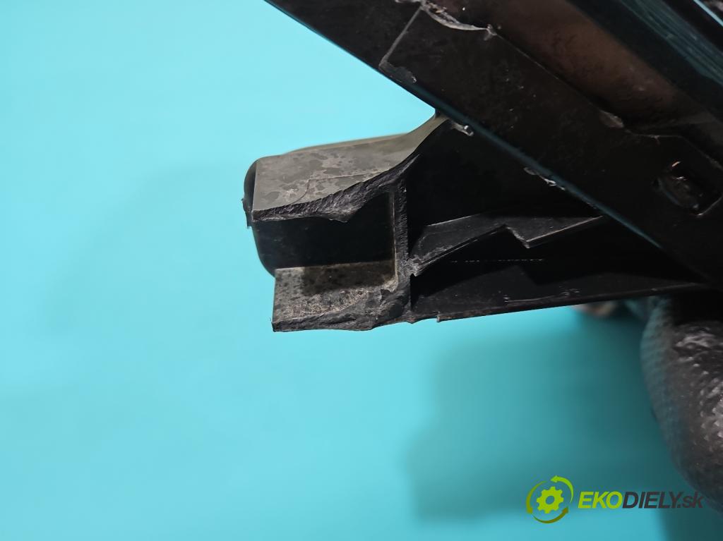 Mitsubishi Outlander III 2012-2022 2.4 135 HP automatic 99 kW 2360 cm3 5- Reflektor: pravý 8301D3-32 (Svetlo predné pravé)