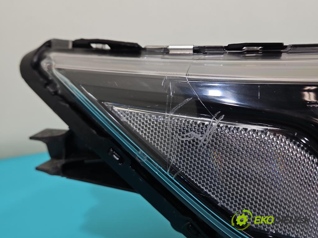 Mitsubishi Outlander III 2012-2022 2.4 135 HP automatic 99 kW 2360 cm3 5- Reflektor: pravý 8301D3-32 (Svetlo predné pravé)