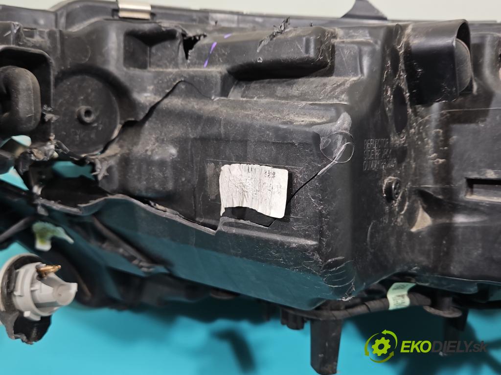 Mitsubishi Outlander III 2012-2022 2.4 135 HP automatic 99 kW 2360 cm3 5- Reflektor: pravý 8301D3-32 (Svetlo predné pravé)