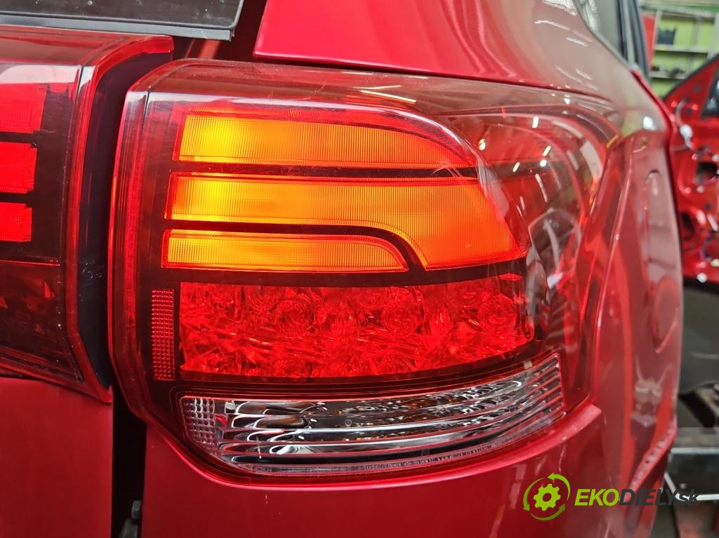 Mitsubishi Outlander III 2012-2022 2.4 135 HP automatic 99 kW 2360 cm3 5- svetlo / reflektor zadné pravé  (Kľučka dverí ostatné)