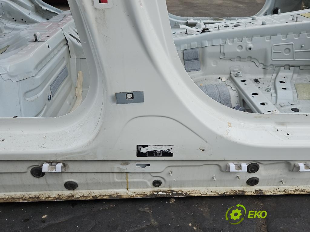 Bmw 3 G20 2018- 2.0 T 184 hp automatic 135 kW 1998 cm3 4- práh pravý  (Karoserie ostatní)