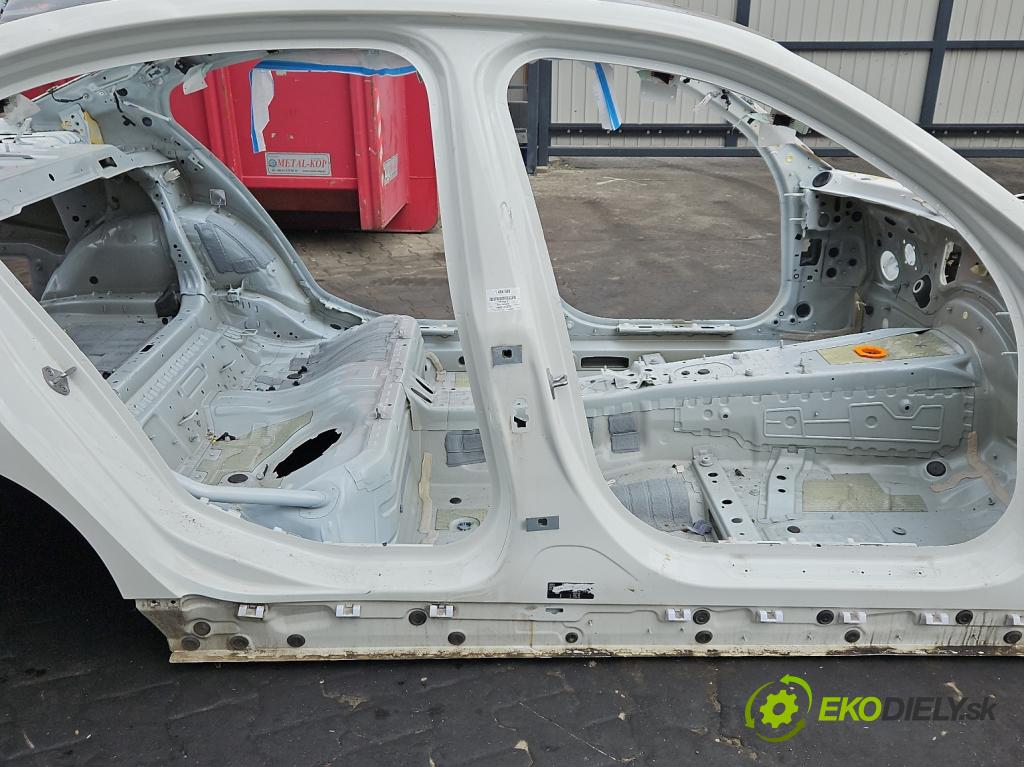 Bmw 3 G20 2018- 2.0 T 184 hp automatic 135 kW 1998 cm3 4- práh pravý  (Karoserie ostatní)