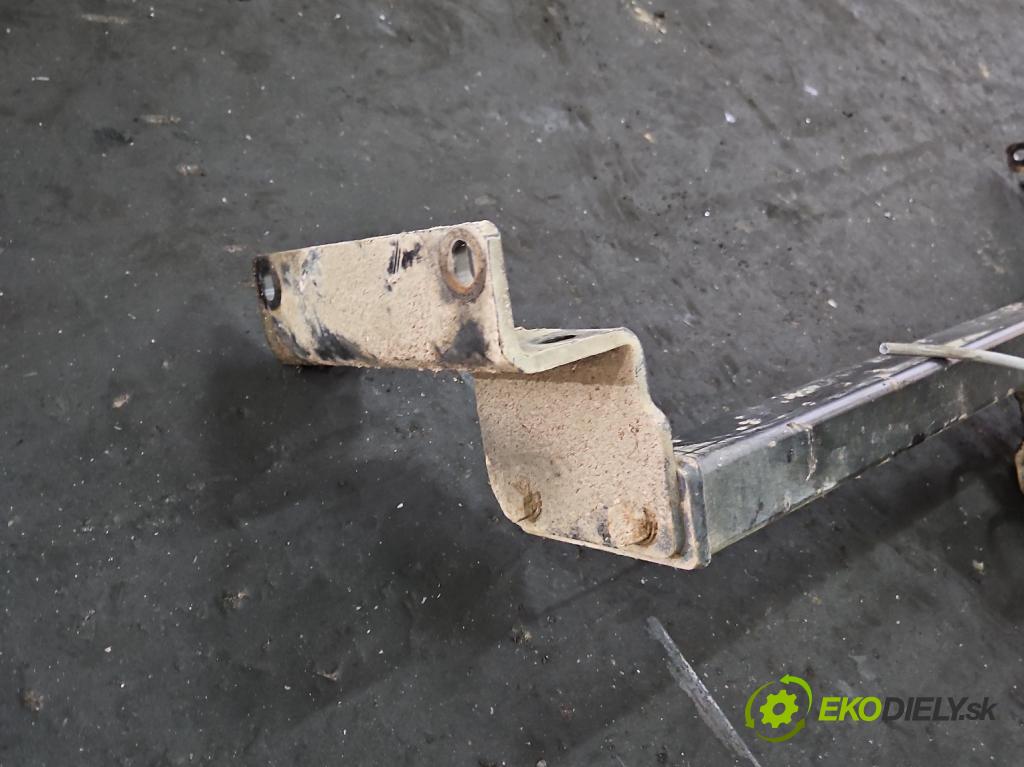 Nissan Qashqai I J10 2006-2013 1.5 dci 106 hp manual 78 kW 1461 cm3 5- oko tažné (Tažné zařízení)