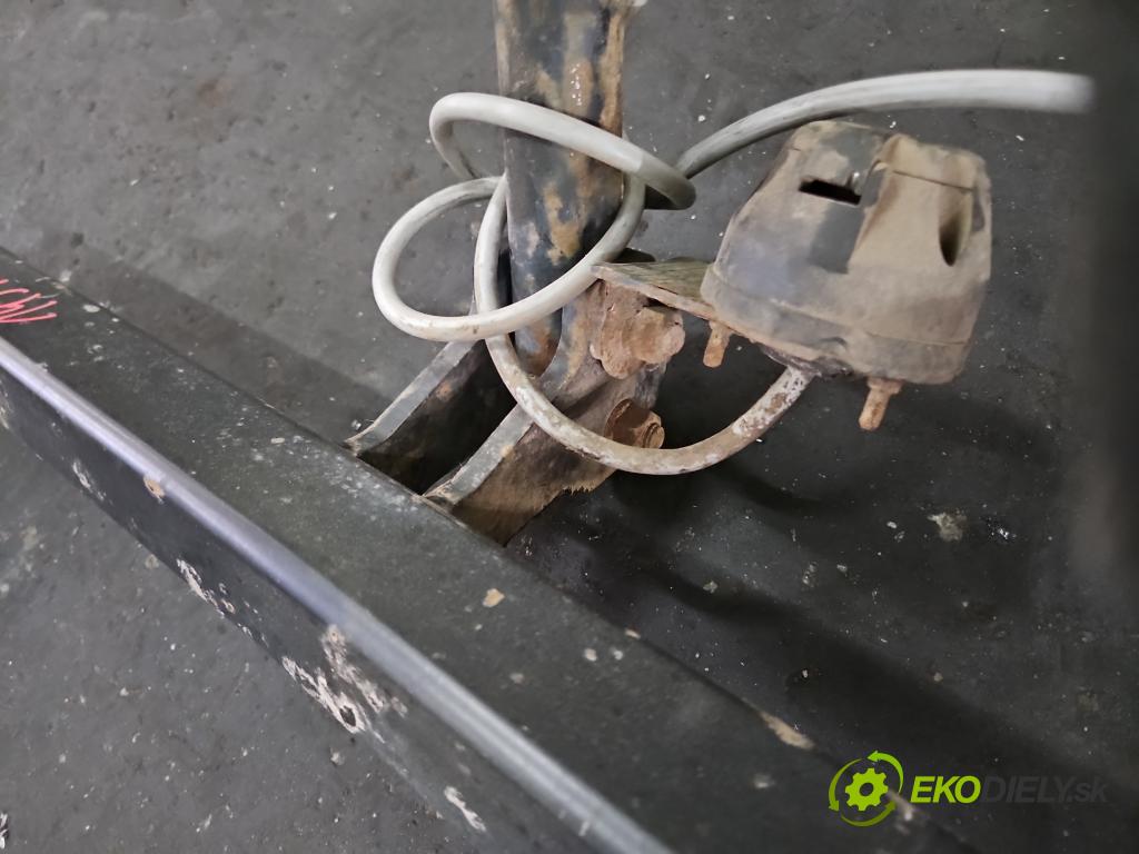 Nissan Qashqai I J10 2006-2013 1.5 dci 106 hp manual 78 kW 1461 cm3 5- oko tažné (Tažné zařízení)