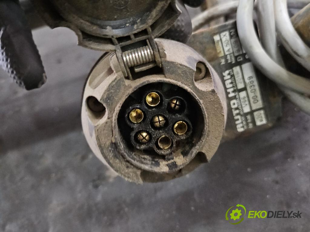 Nissan Qashqai I J10 2006-2013 1.5 dci 106 hp manual 78 kW 1461 cm3 5- oko tažné (Tažné zařízení)