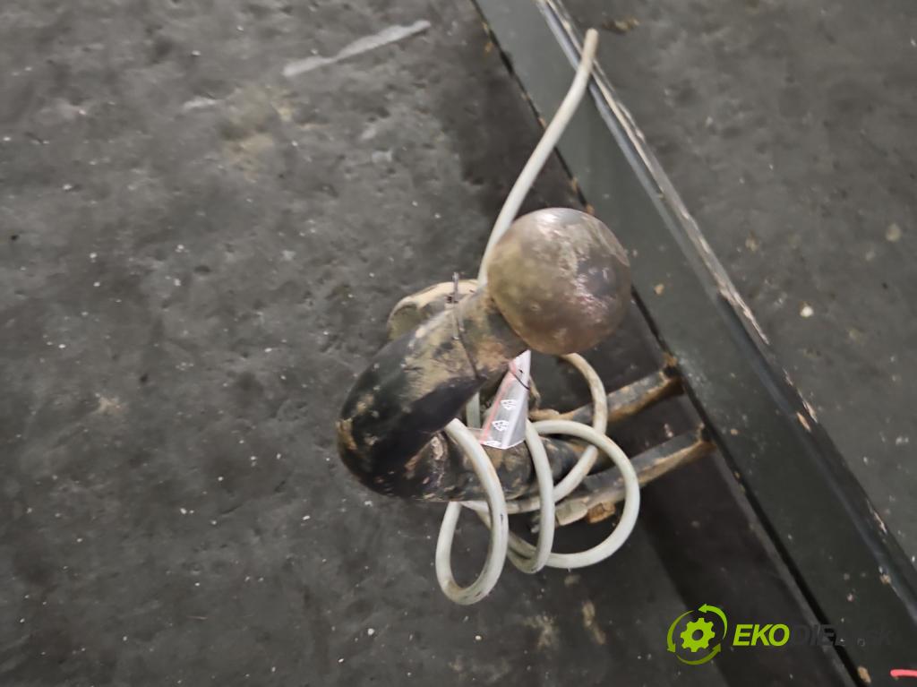 Nissan Qashqai I J10 2006-2013 1.5 dci 106 hp manual 78 kW 1461 cm3 5- oko tažné (Tažné zařízení)