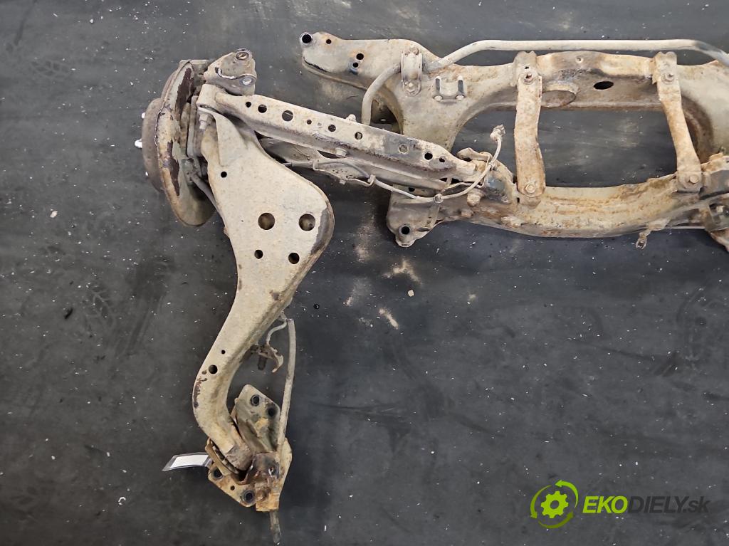 Nissan Qashqai I J10 2006-2013 1.5 dci 106 hp manual 78 kW 1461 cm3 5- zadní výztuha  (Zadní výztuha)