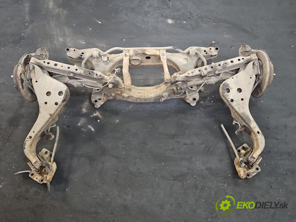 Nissan Qashqai I J10 2006-2013 1.5 dci 106 hp manual 78 kW 1461 cm3 5- zadní výztuha  (Zadní výztuha)