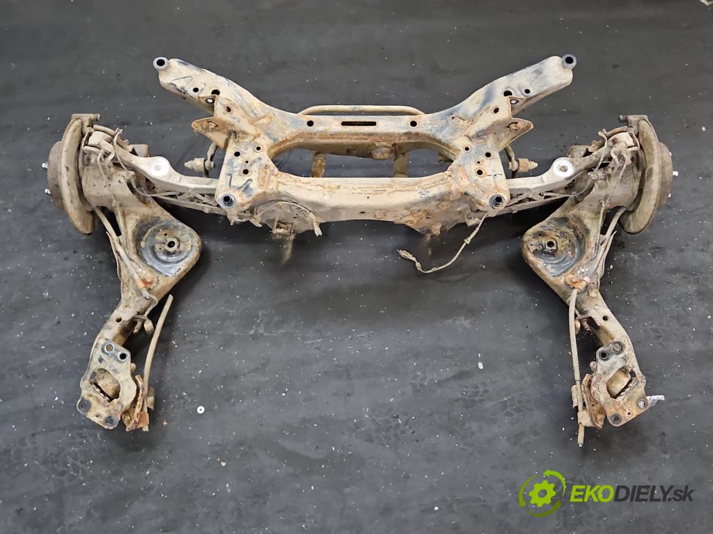 Nissan Qashqai I J10 2006-2013 1.5 dci 106 hp manual 78 kW 1461 cm3 5- zadní výztuha  (Zadní výztuha)