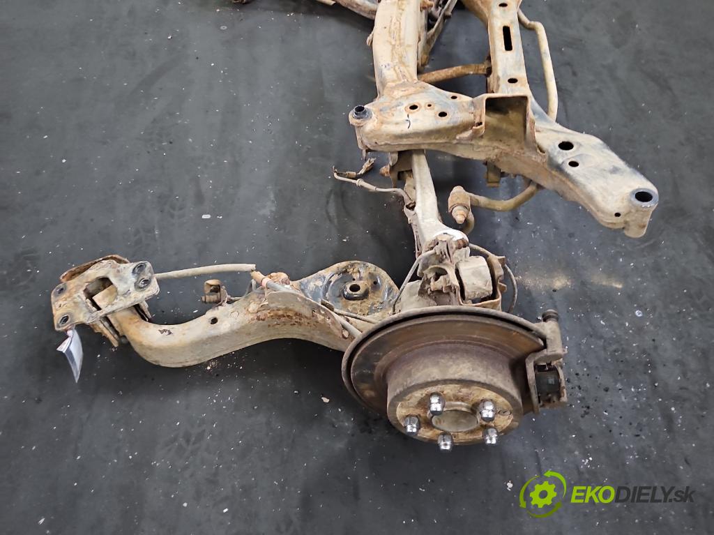 Nissan Qashqai I J10 2006-2013 1.5 dci 106 hp manual 78 kW 1461 cm3 5- zadní výztuha  (Zadní výztuha)