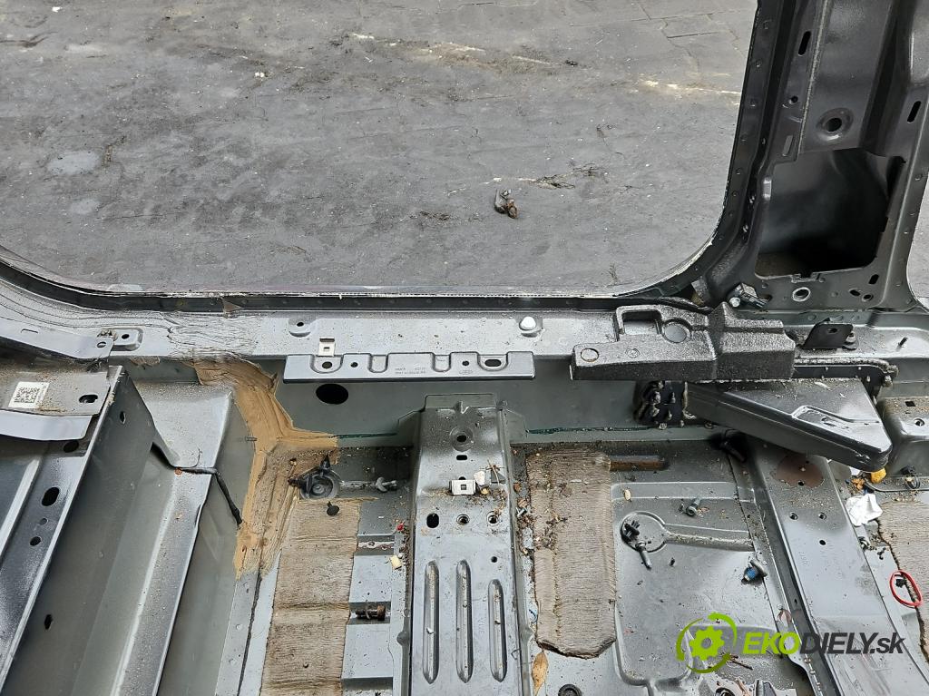 Ford Transit Connect II MK2 2012-2022 1.5 tdci 120 hp manual 88,2 kW 1499 cm3 5- práh levý  (Karoserie ostatní)