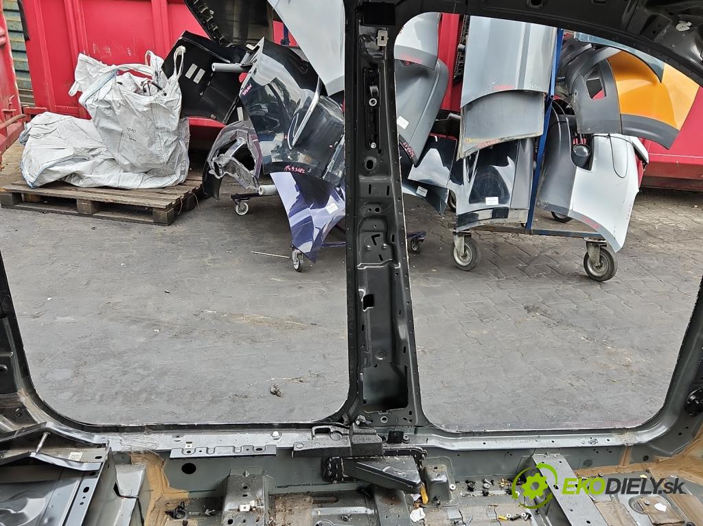 Ford Transit Connect II MK2 2012-2022 1.5 tdci 120 hp manual 88,2 kW 1499 cm3 5- práh levý  (Karoserie ostatní)