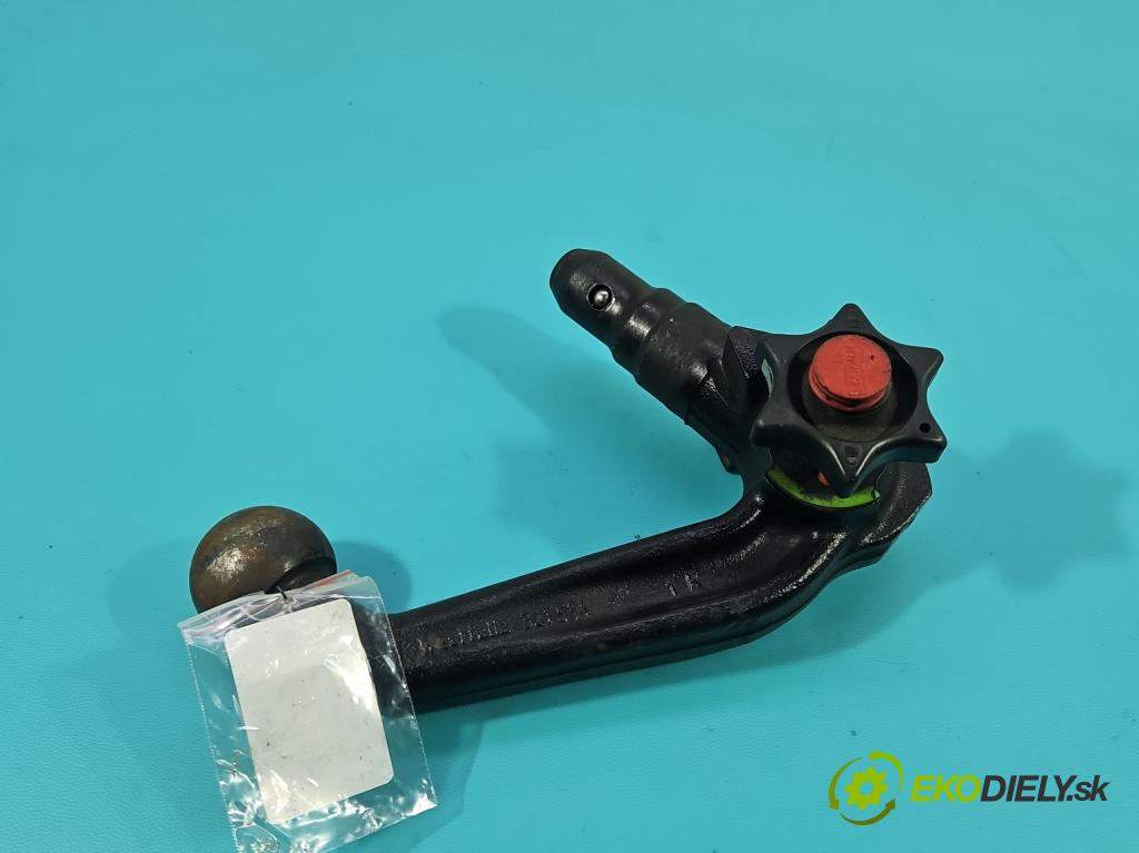 Vw Passat B6 2005-2010 2.0 FSI 150 hp manual 110 kW 1984 cm3 5- oko tažné 3C0803882 (Tažné zařízení)