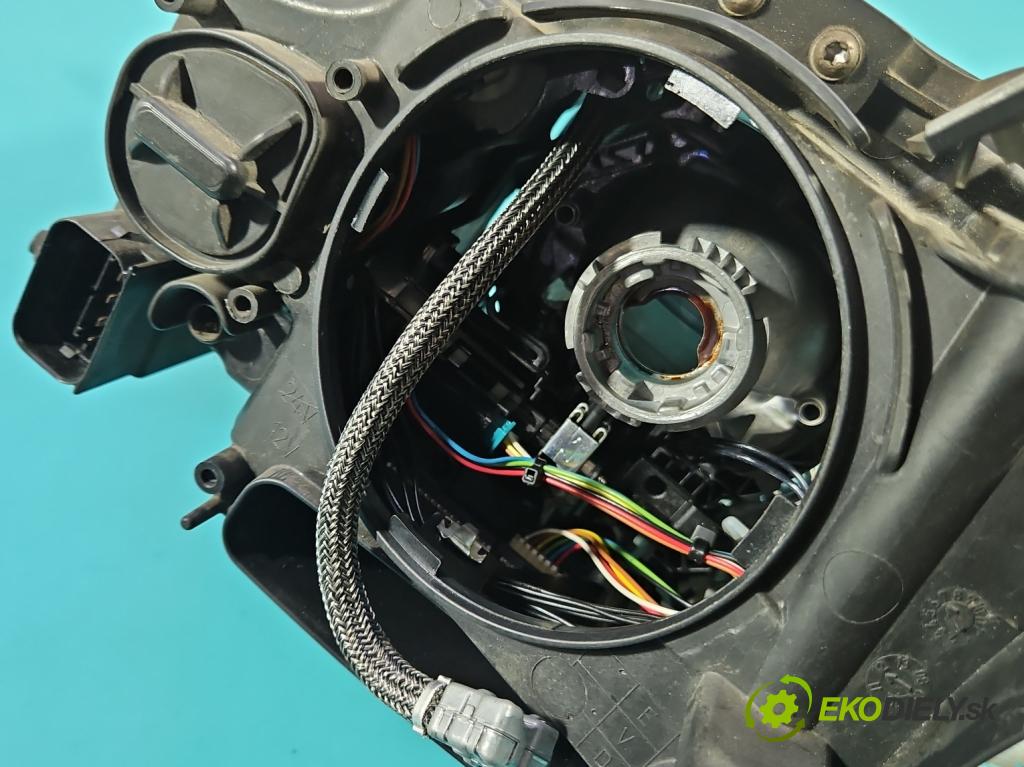 Bmw 5 F10 2010-2017 2.0d 218 HP automatic 160 kW 1995 cm3 5- Reflektor: pravý 7203252 (Svetlo predné pravé)