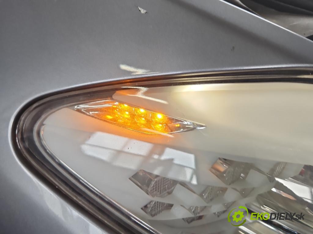 Bmw 5 F10 2010-2017 2.0d 218 HP automatic 160 kW 1995 cm3 5- Reflektor: pravý 7203252 (Svetlo predné pravé)