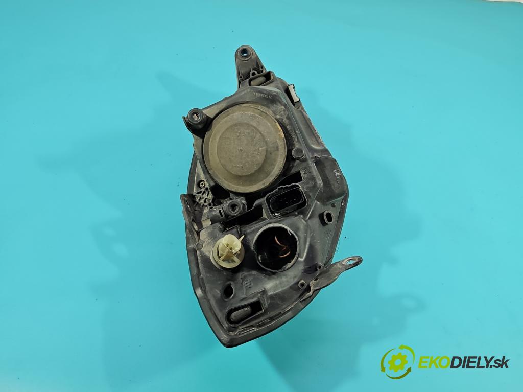 Skoda Fabia II 2007-2014 1.4 16V 86 HP manual 63 kW 1390 cm3 5- Reflektor: ľavý  (Kľučka dverí ostatné)