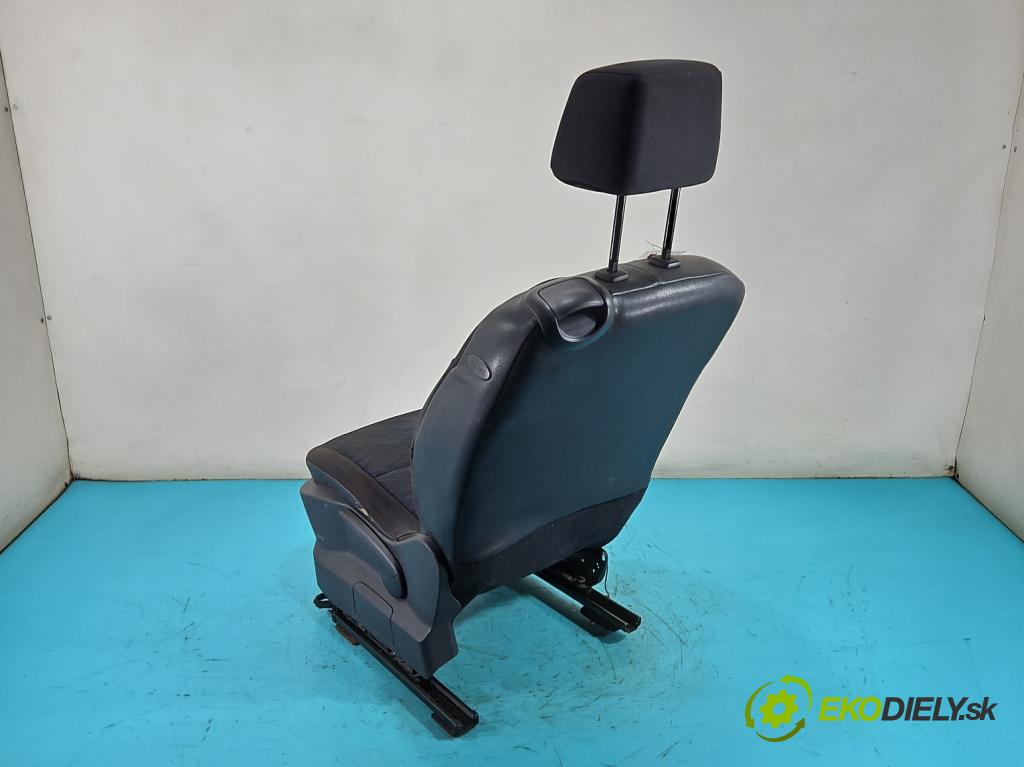 Renault Clio III 2005-2012 1.5 dci 68 HP manual 50 kW 1461 cm3 3- Sedačka ľavý  (Sedadlo)