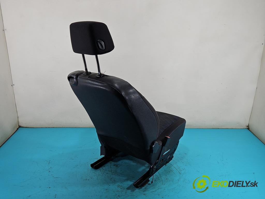 Renault Clio III 2005-2012 1.5 dci 68 HP manual 50 kW 1461 cm3 3- Sedačka ľavý  (Sedadlo)