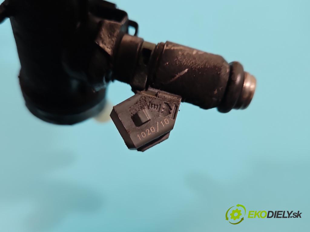 Skoda Octavia I 1996-2010 1.6 8V 75 HP manual 55 kW 1598 cm3 5- vstrek 032133319B (Vstrekovač paliva)