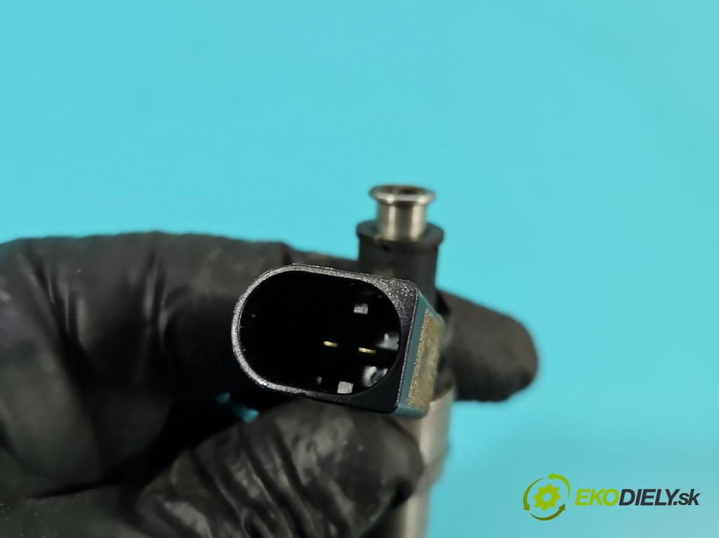 Vw Passat B6 2005-2010 2.0 FSI 150 HP manual 110 kW 1984 cm3 5- vstrek 06F906036 (Vstrekovač paliva)