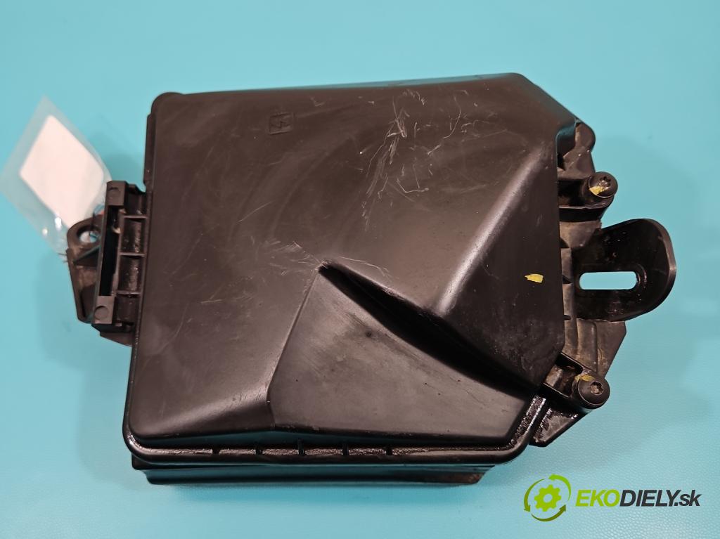 Renault Clio III 2005-2012 1.5 dci 68 hp manual 50 kW 1461 cm3 3- skříňka pojistková 674658A (Pojistková skříňka)