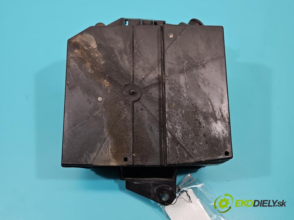 Renault Clio III 2005-2012 1.5 dci 68 hp manual 50 kW 1461 cm3 3- skříňka pojistková 674658A (Pojistková skříňka)